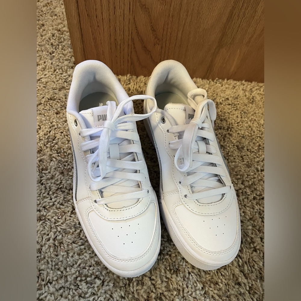White Puma sneakers size 6.5